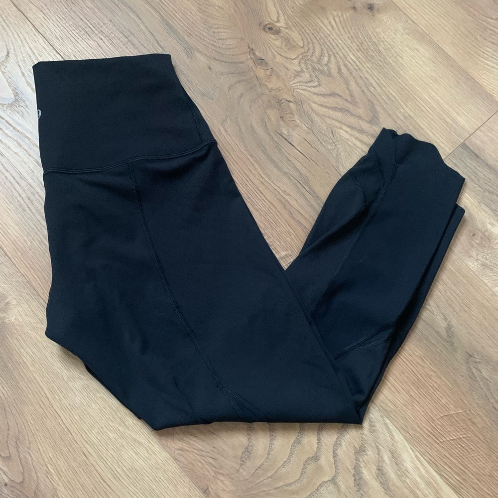 Lululemon Cropped Black Leggings with Mesh Size 8 - New Without Tags